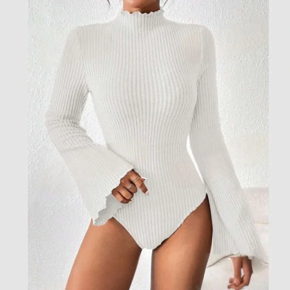 Luxe bell sleeve fitted bodysuit - Picture 11 of 11